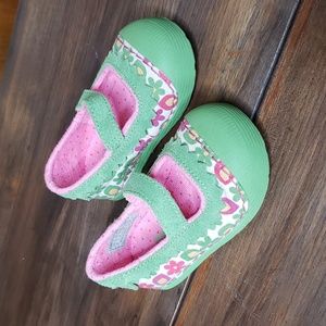 Simple Floral Sneaker Mary Jane Sz 4 Toddler